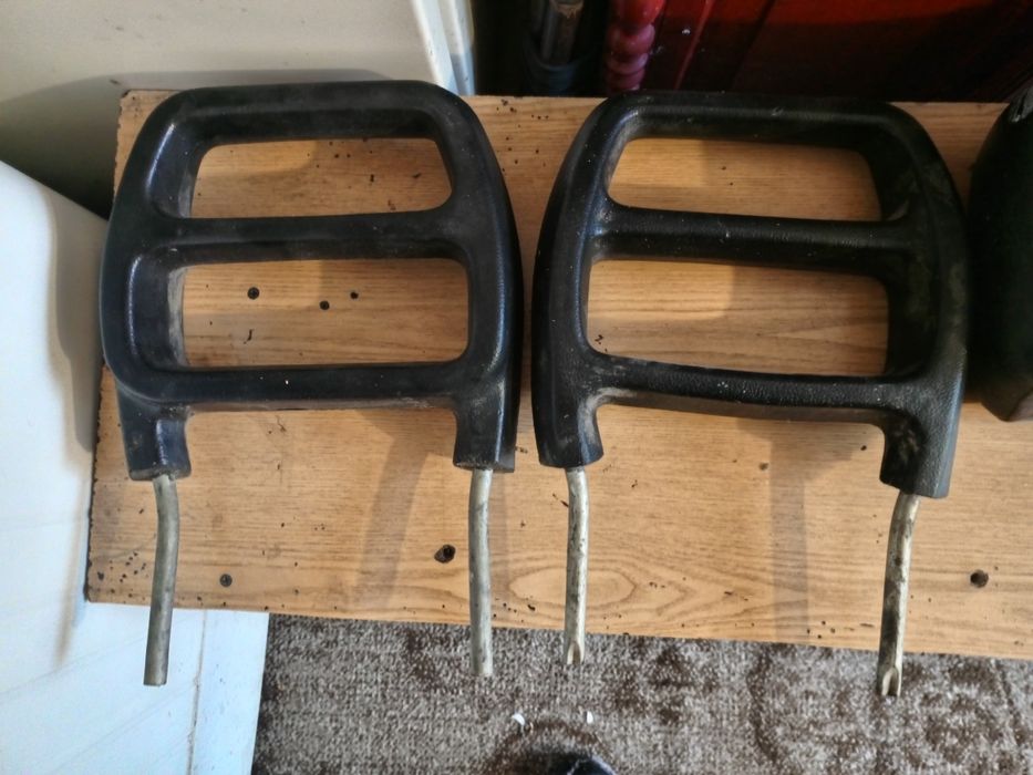 Подголовники Москвич