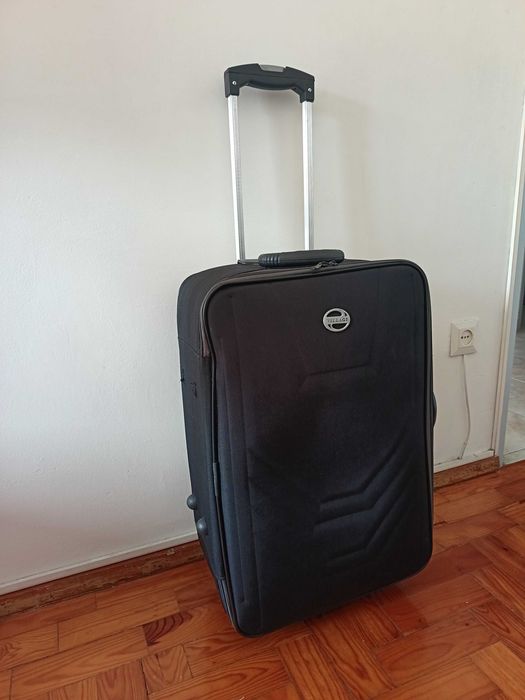 Mala de Viagem - Cor Preto - Tamanho Médio