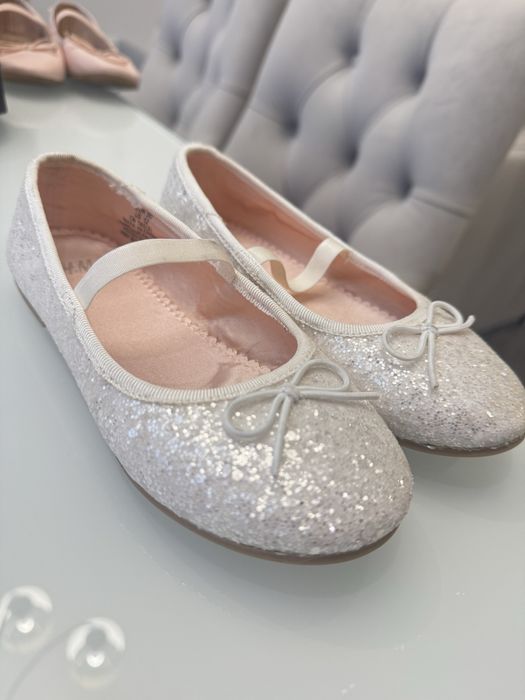 Туфельки для дівчинки