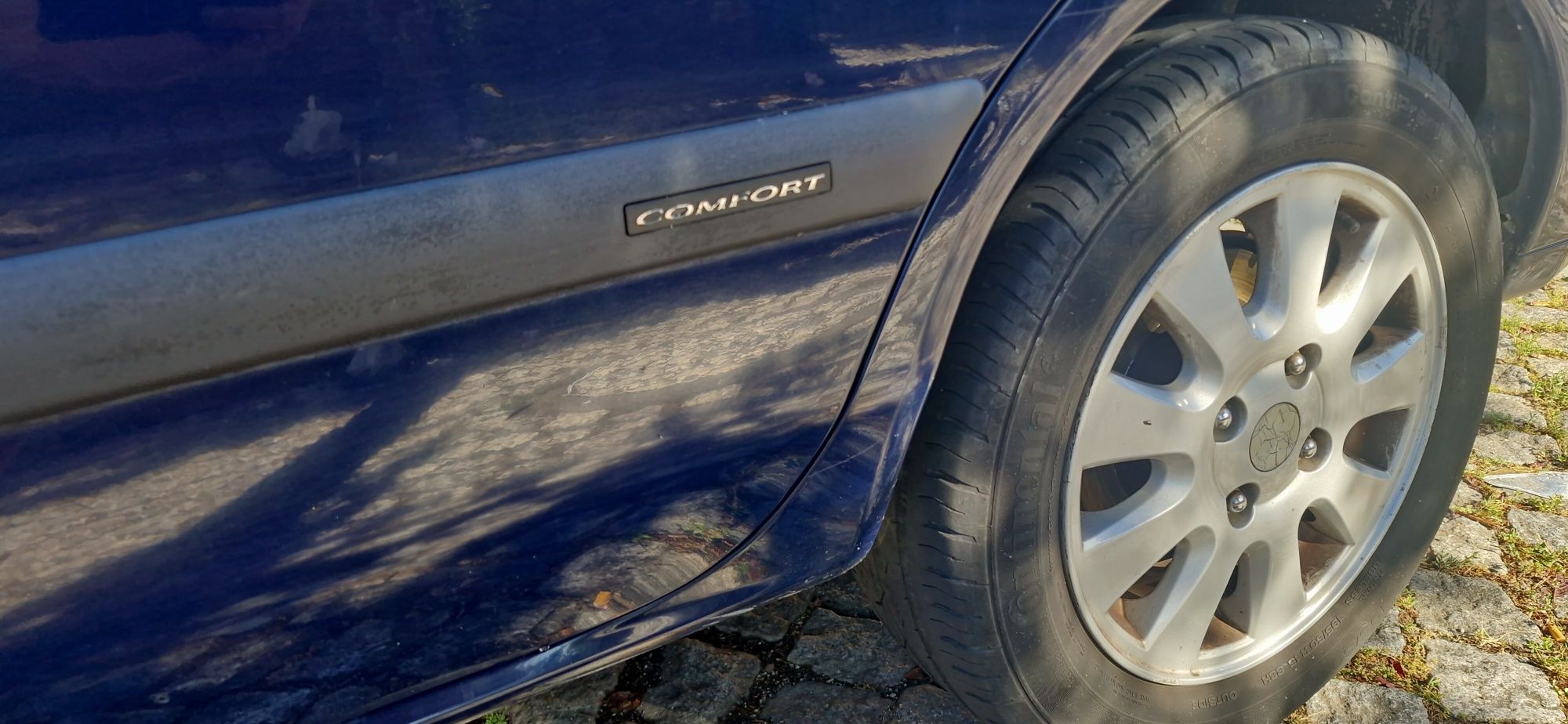 Mitsubishi Carisma versão Confort excelente estado.