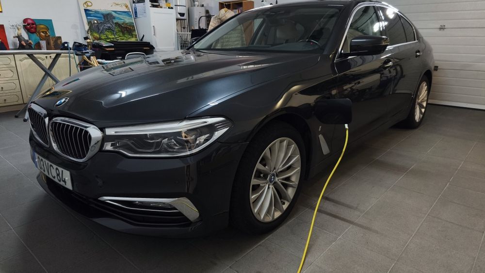 BMW  530E luxury