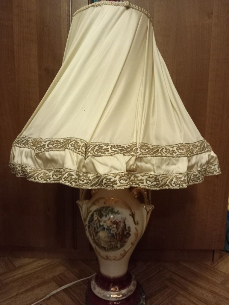 Lampa stołowa z porcelany