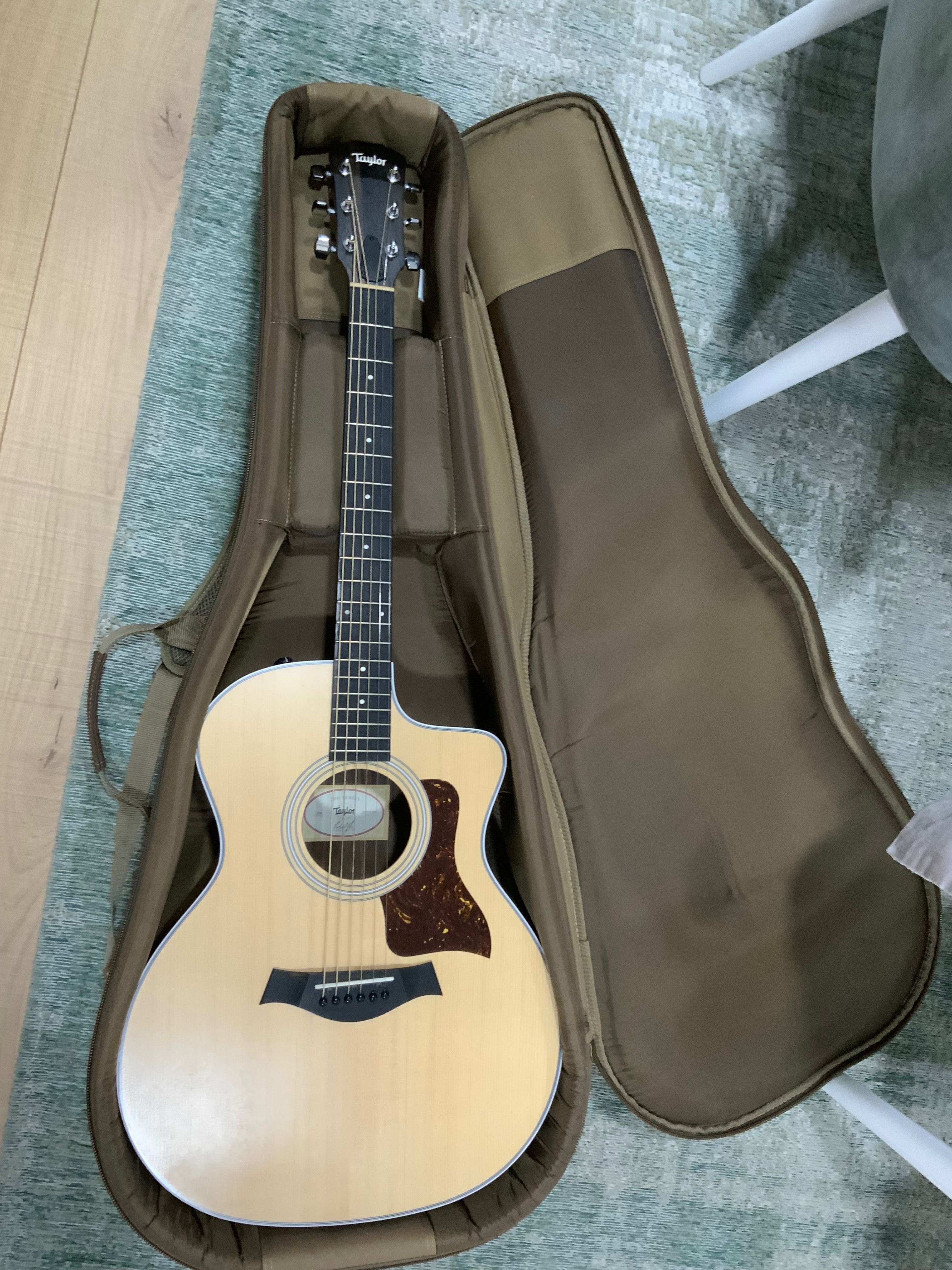 Guitarra Taylor 214CE E.A