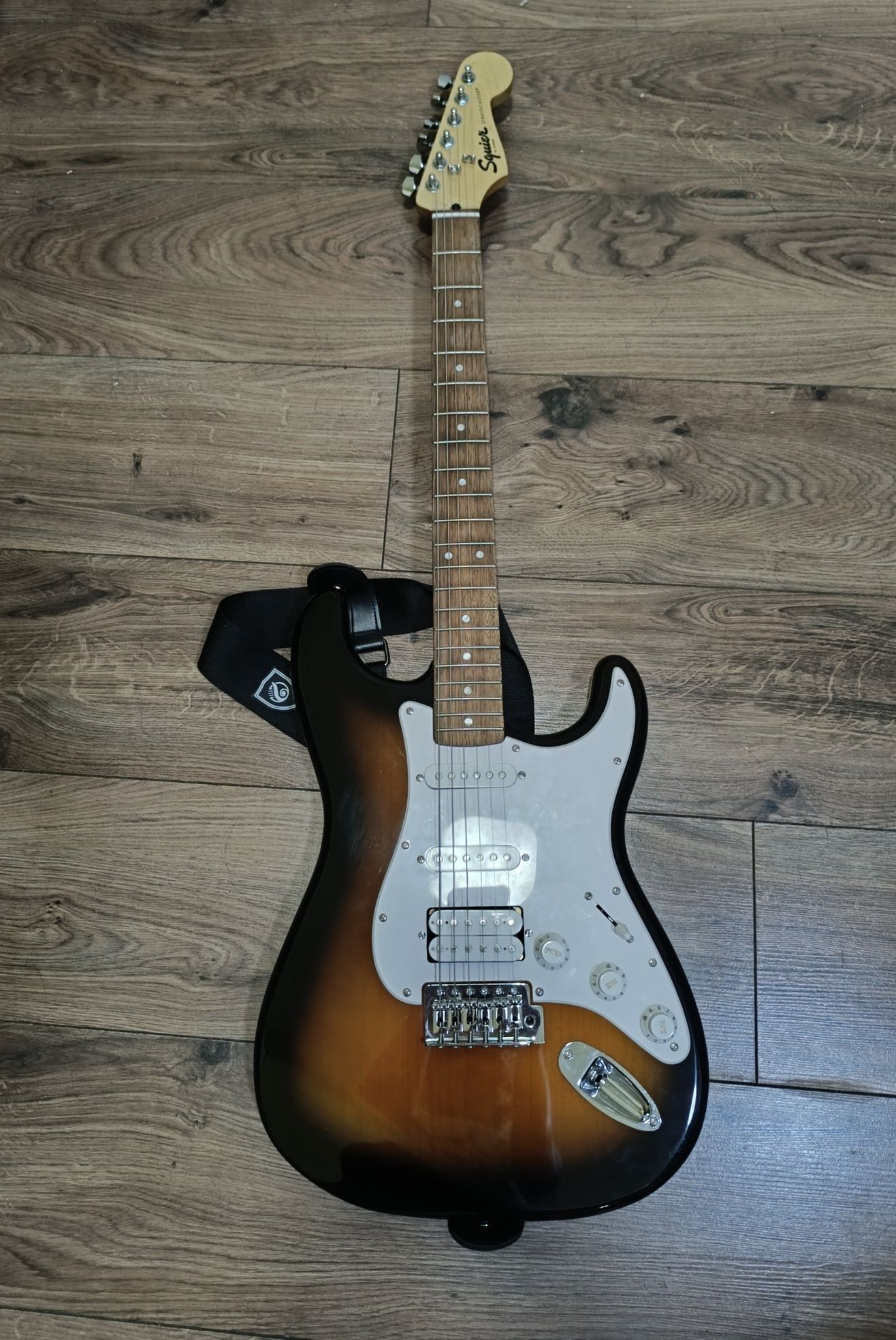 Электрогитара Squier Bullet Stratocaster HSS комплект