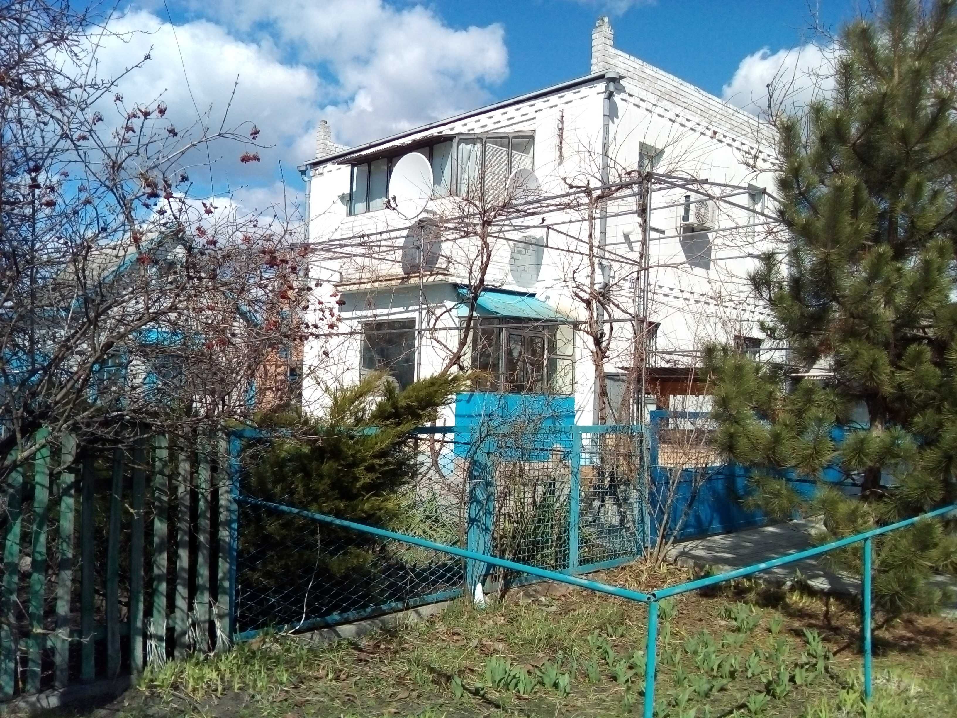 Орловщина добротный двухэтажный дом с большим земельным участком