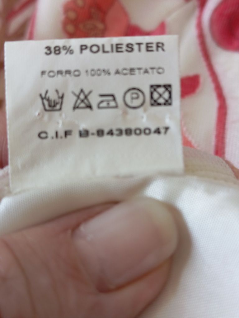 Top muito elegante 44, mas veste 40/42