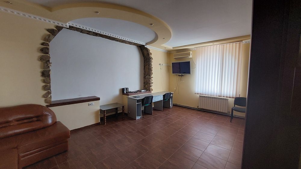 Оренда частини будинку. Вул.Покровська.