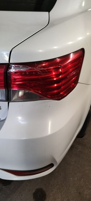 Внешний задний фонарь Тайота Авенсис т270