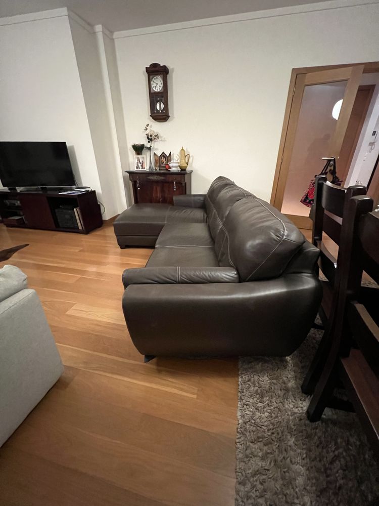 Sofá com chaise longue