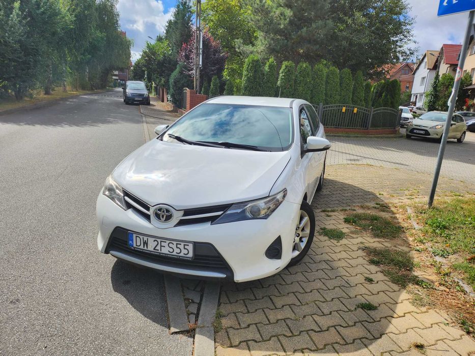 Toyota Auris Kombi 2014r - 1.4 D4D (PL - bezwypadkowa)