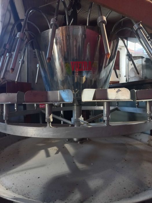 Enchedora trifasica rotativa de garrafão 9 bicos "Socame"