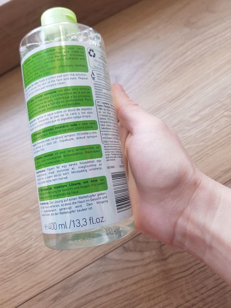 Lirene  Łagodzący płyn micelarny z aloesem 400ml