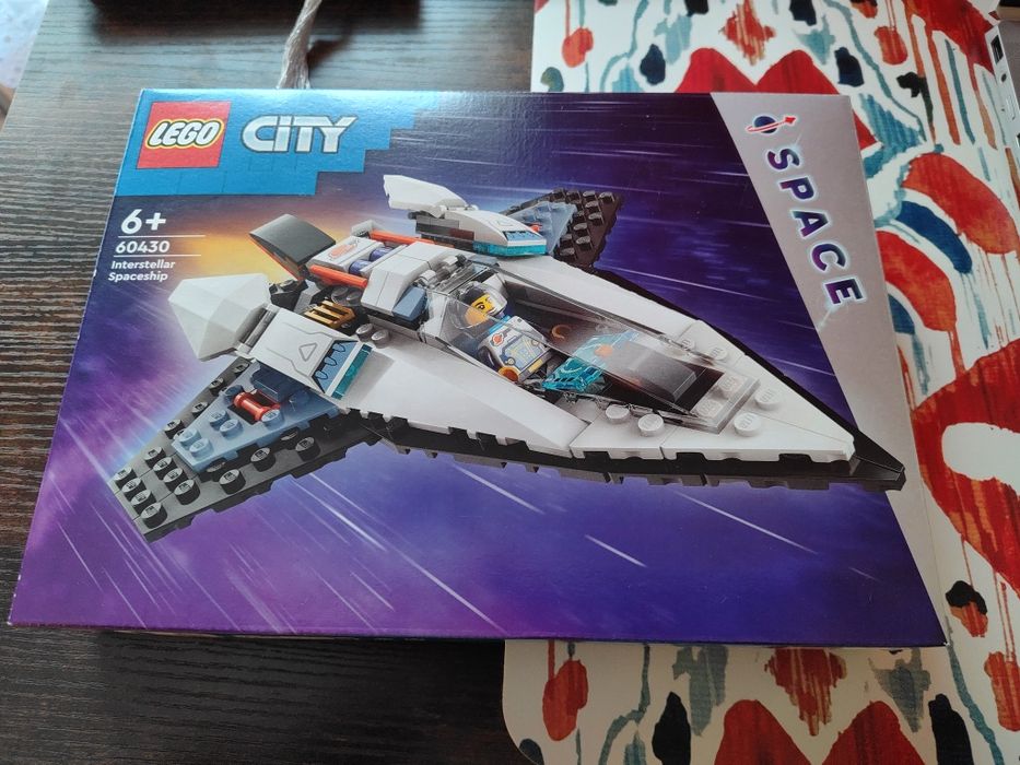 Nowe klocki LEGO 60430 City - Statek międzygwiezdny