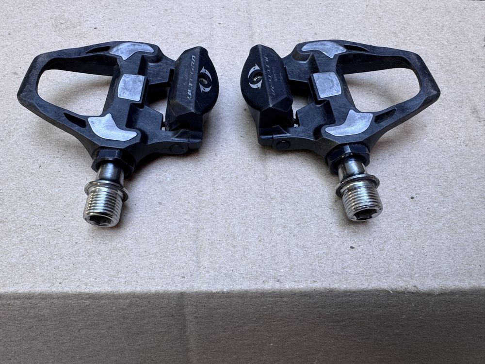 шосейні контактні педалі Shimano Ultegra PD-R8000.