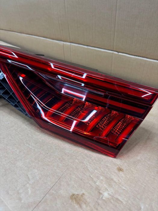 Задние фары AUDI Q8