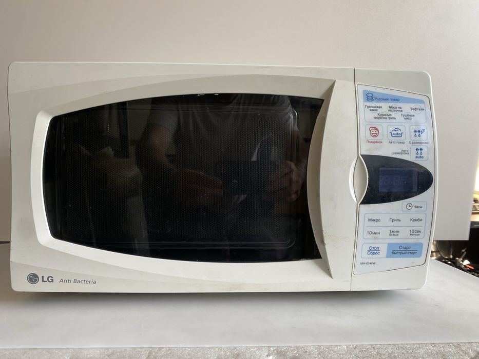 Мікрохвильова пічка LG MH-6346W, гриль, автоприготування