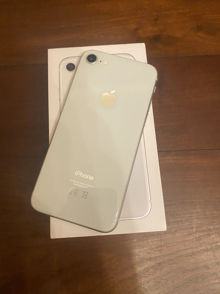 IPhone 8 64Gb ( Bateria a 100%)