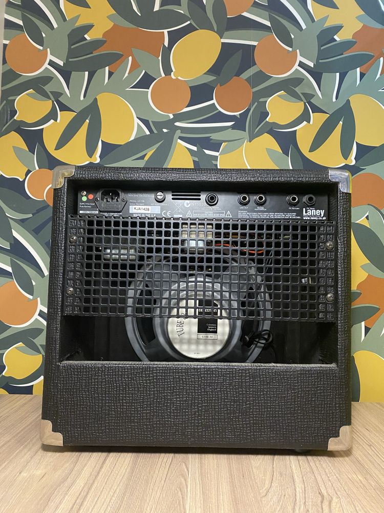 Комбопідсилювач Laney LC15 лампа