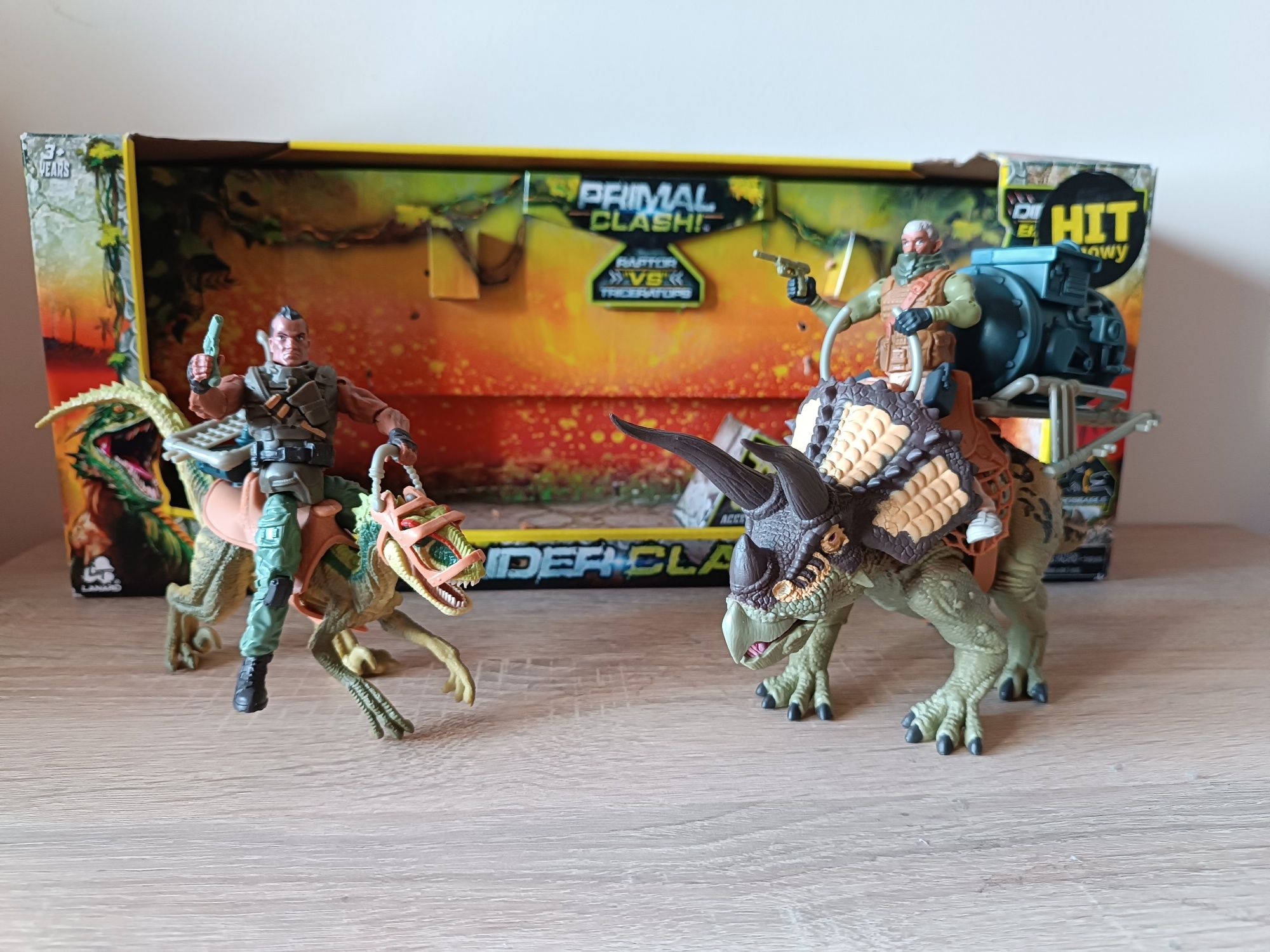 Lanard Primal Clash Raptor vs Triceratops two commandos