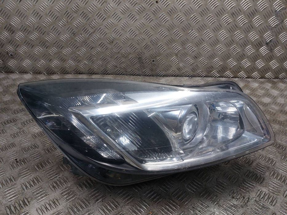 LAMPA PRAWY PRZÓD XENON OPEL INSIGNIA A EU 168857-02 5DV009720-00