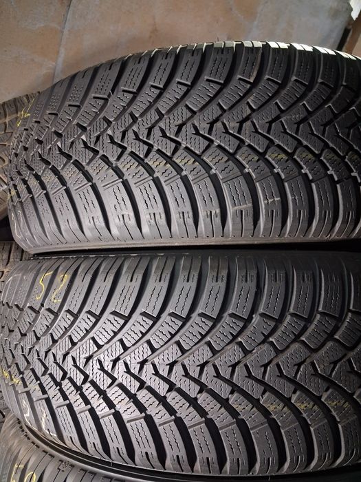 215/60 R17 Kumho Izen RW резина зима пара