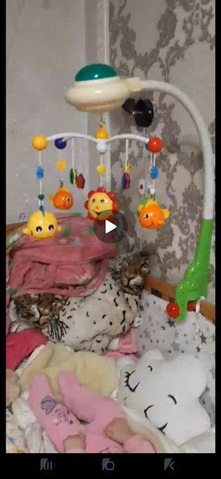 Мобіль "На добраніч" з проєктором зоряного неба