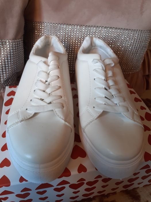 Tenisowki nowe rozmiar 7 na koturnie czyli 40