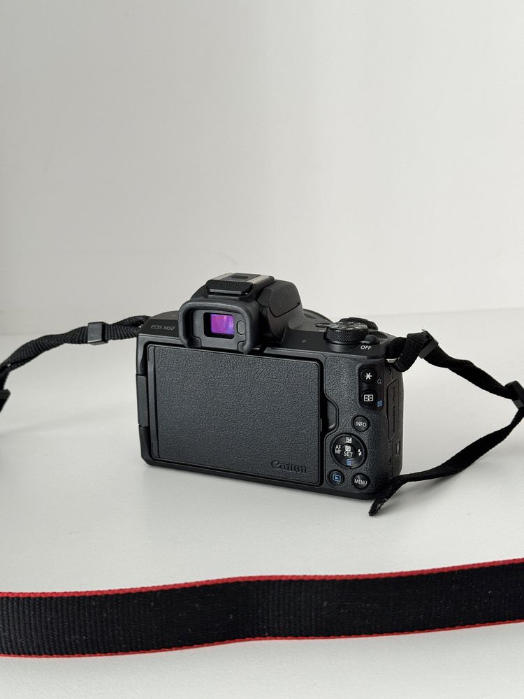 Canon EOS M50 + обʼєктив Canon 50mm