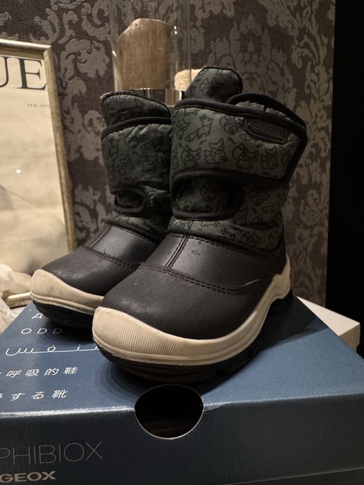 Зимові чобітки Geox, розмір 24.