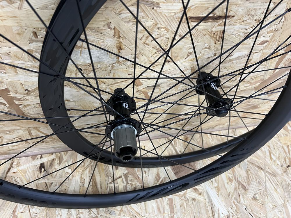 Rodas estrada disco carbono Novatec R3 NOVAS