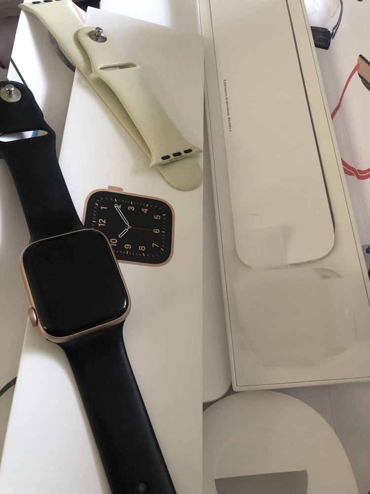 Apple Watch SE GPS 44mm