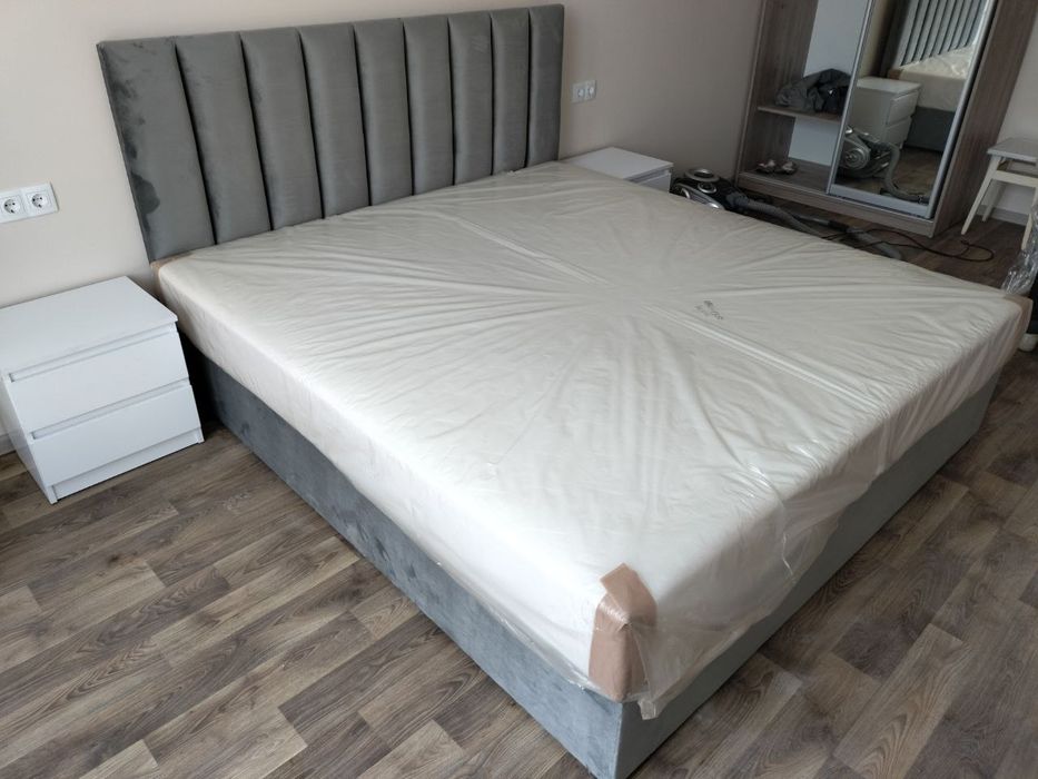 Ліжко з матрацом і підйомним механізмом.  Кровать.