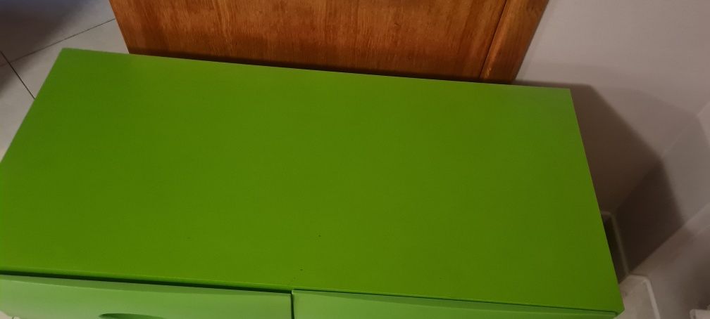 Comoda arrumação verde