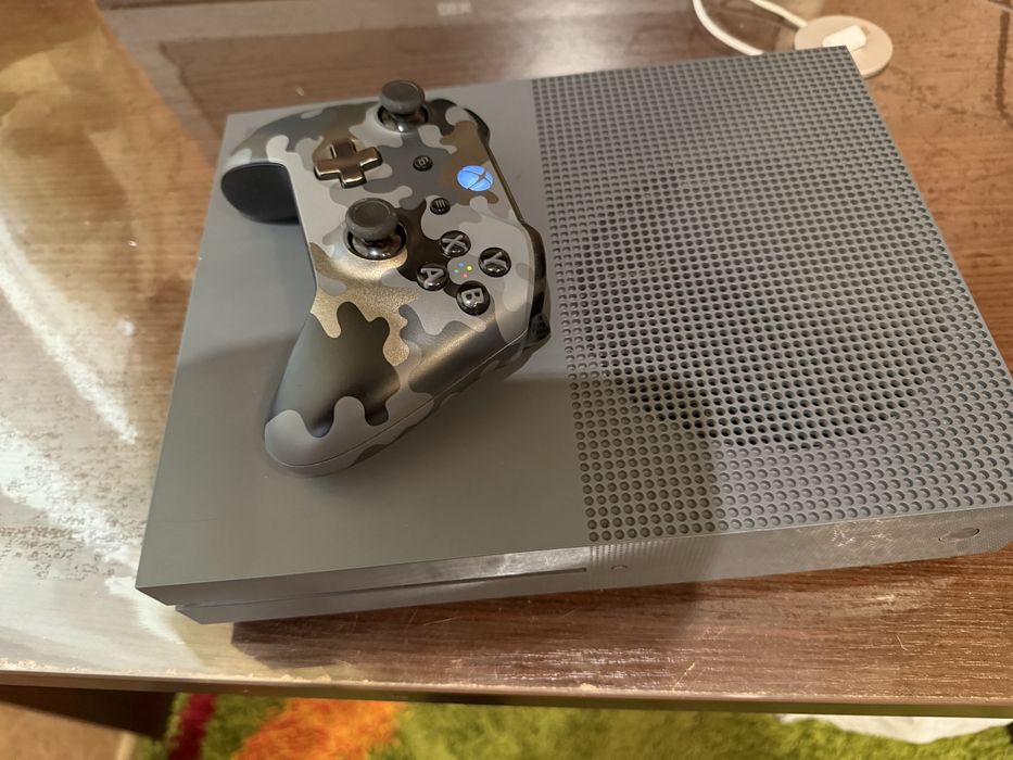 Xbox one s з геймпадом