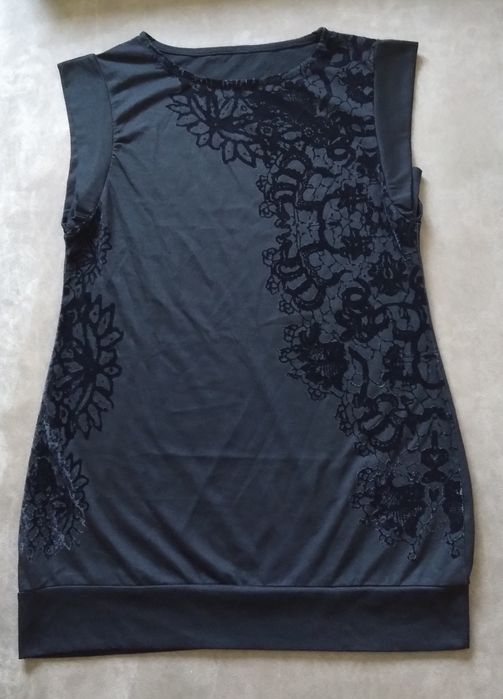 Czarna długa bluzka tunika bez rękawów