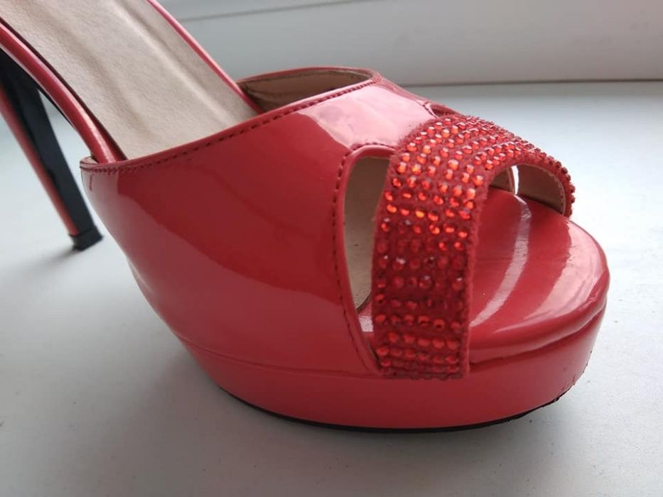 красные туфли, женская обувь, босоножки, туфли на каблуке