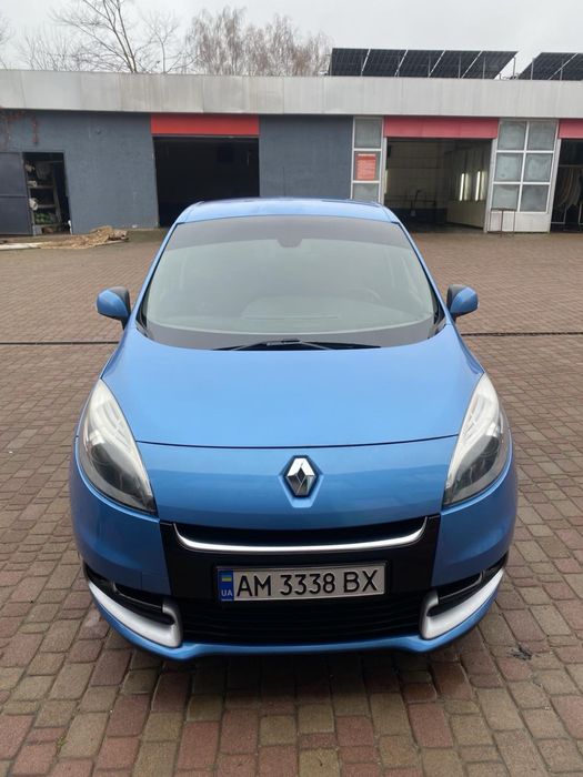 Автомобіль Renault Scenic