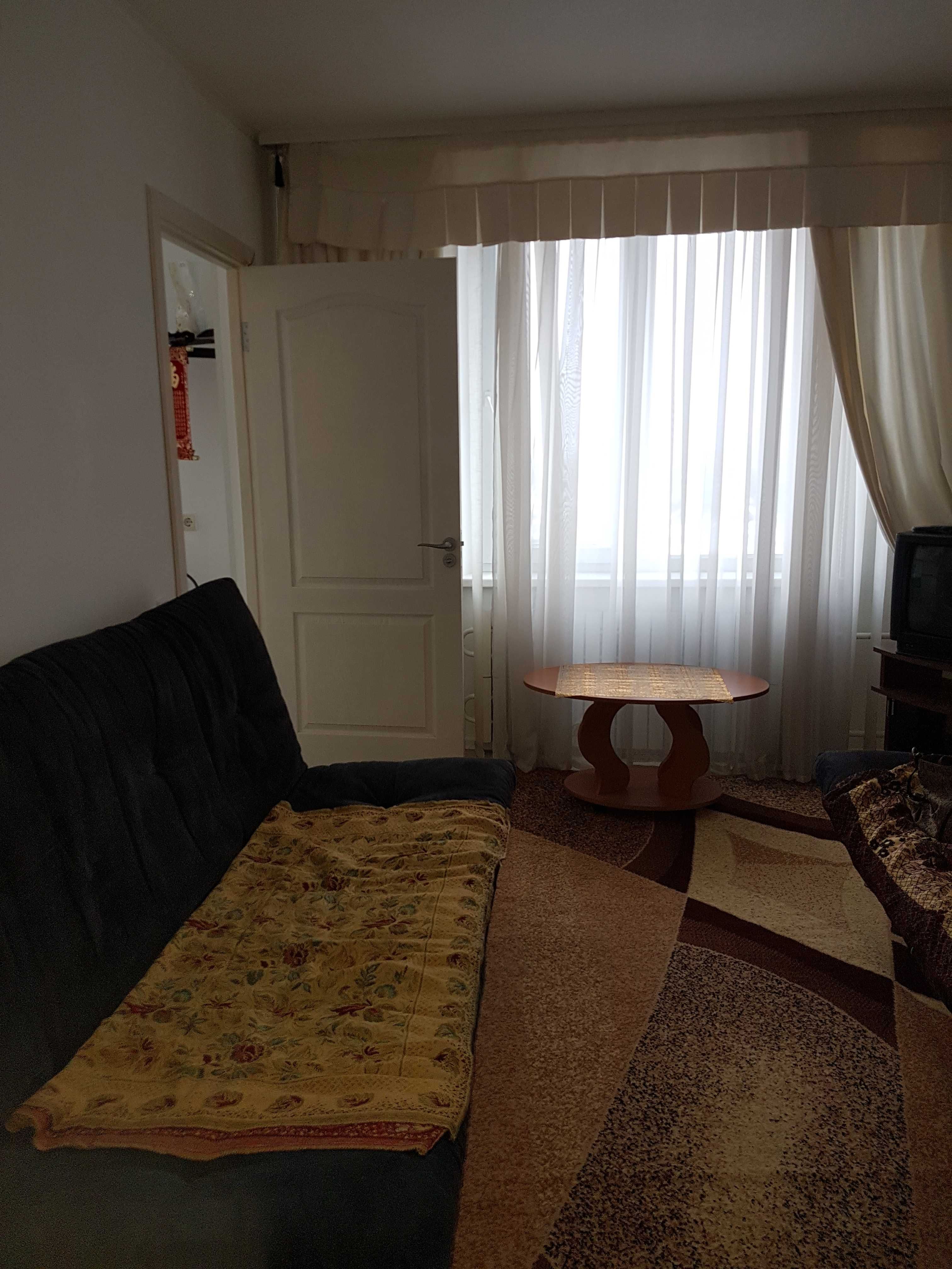 Продам 2 комнатную квартиру в 608 м/р