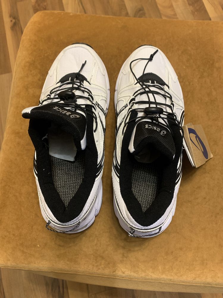 Asics Gel-Kahana 8 White Black Gore-Tex