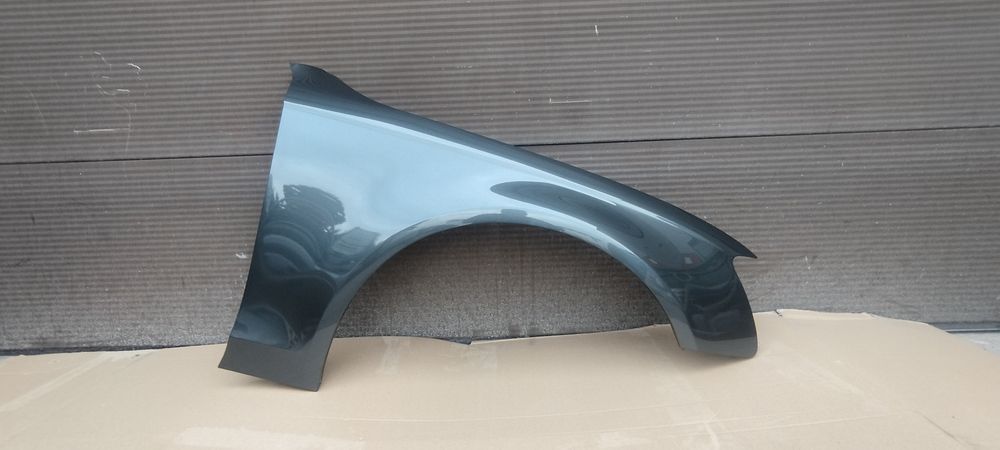 Audi A4 B8 Lift Błotnik Przód Prawy Przedni LZ7S ładny