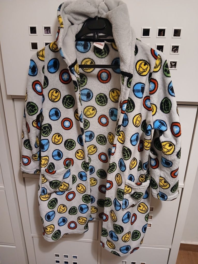 Pijamas e robes  9/10 anos