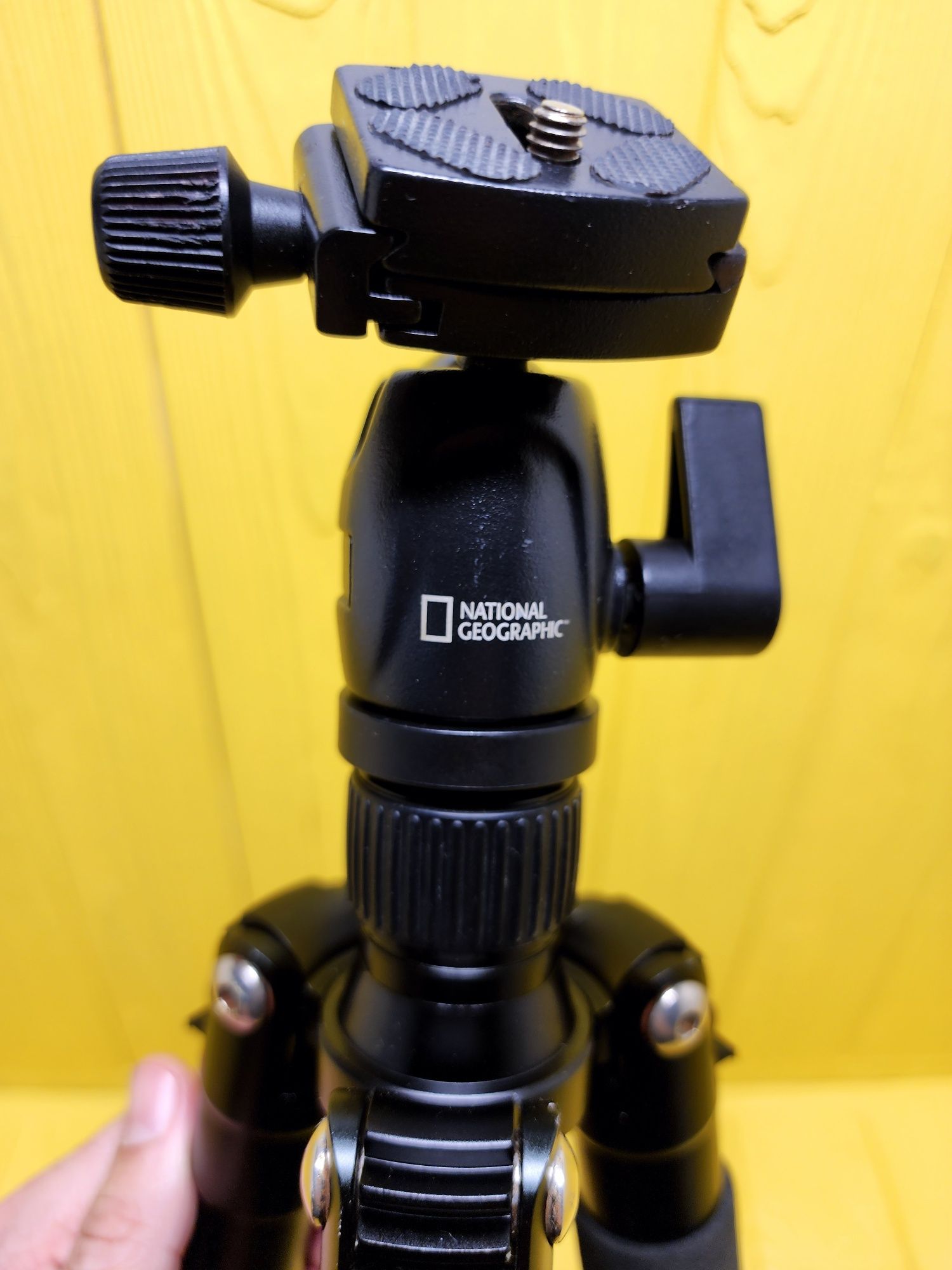 Штатив, трипод  NATIONAL GEOGRAPHIC Travel Photo Tripod  with Monopod