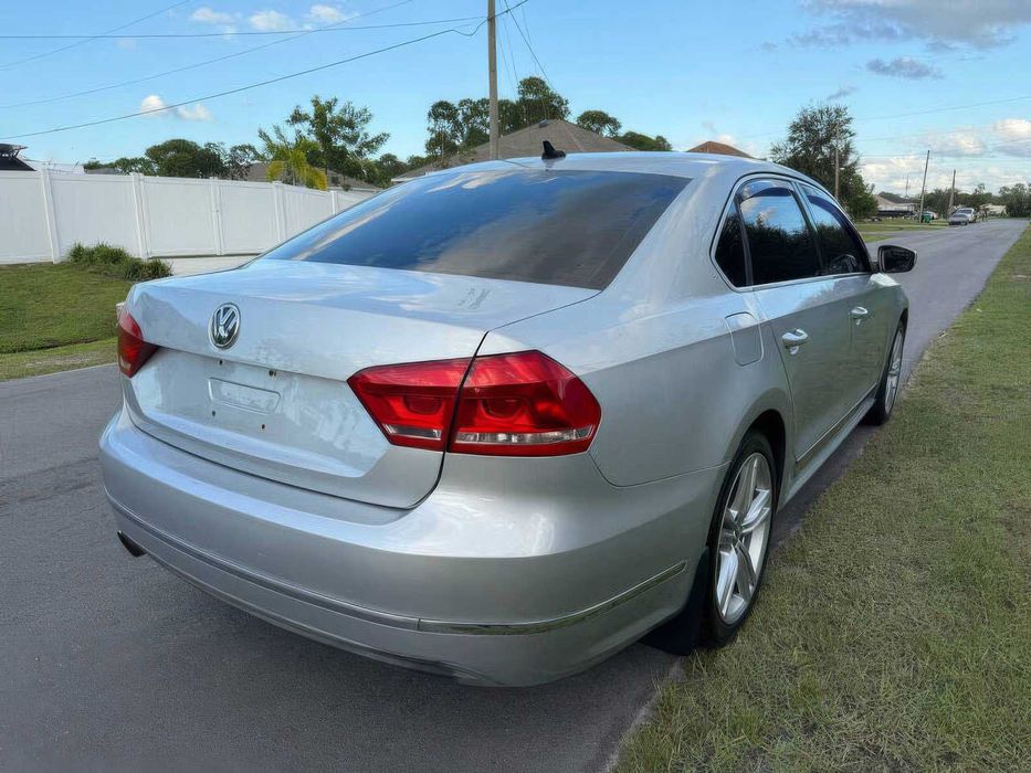 Volkswagen Passat      2013