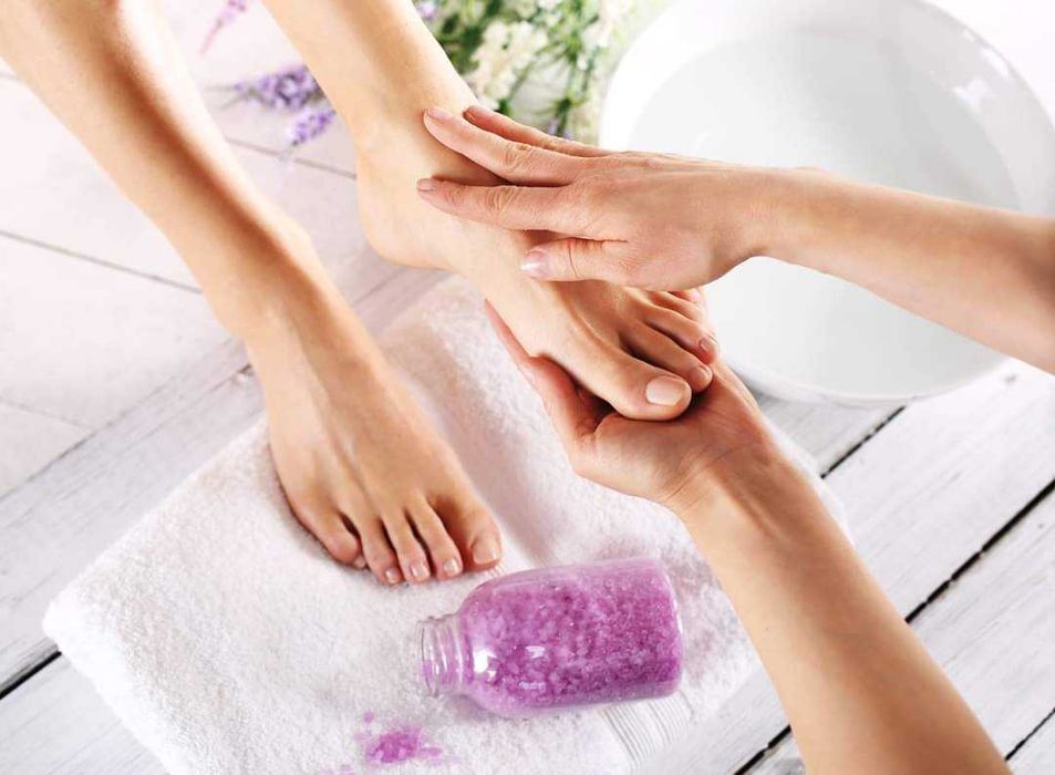 usługi kosmetyczne, pedicure z dojazdem do domu do seniorów