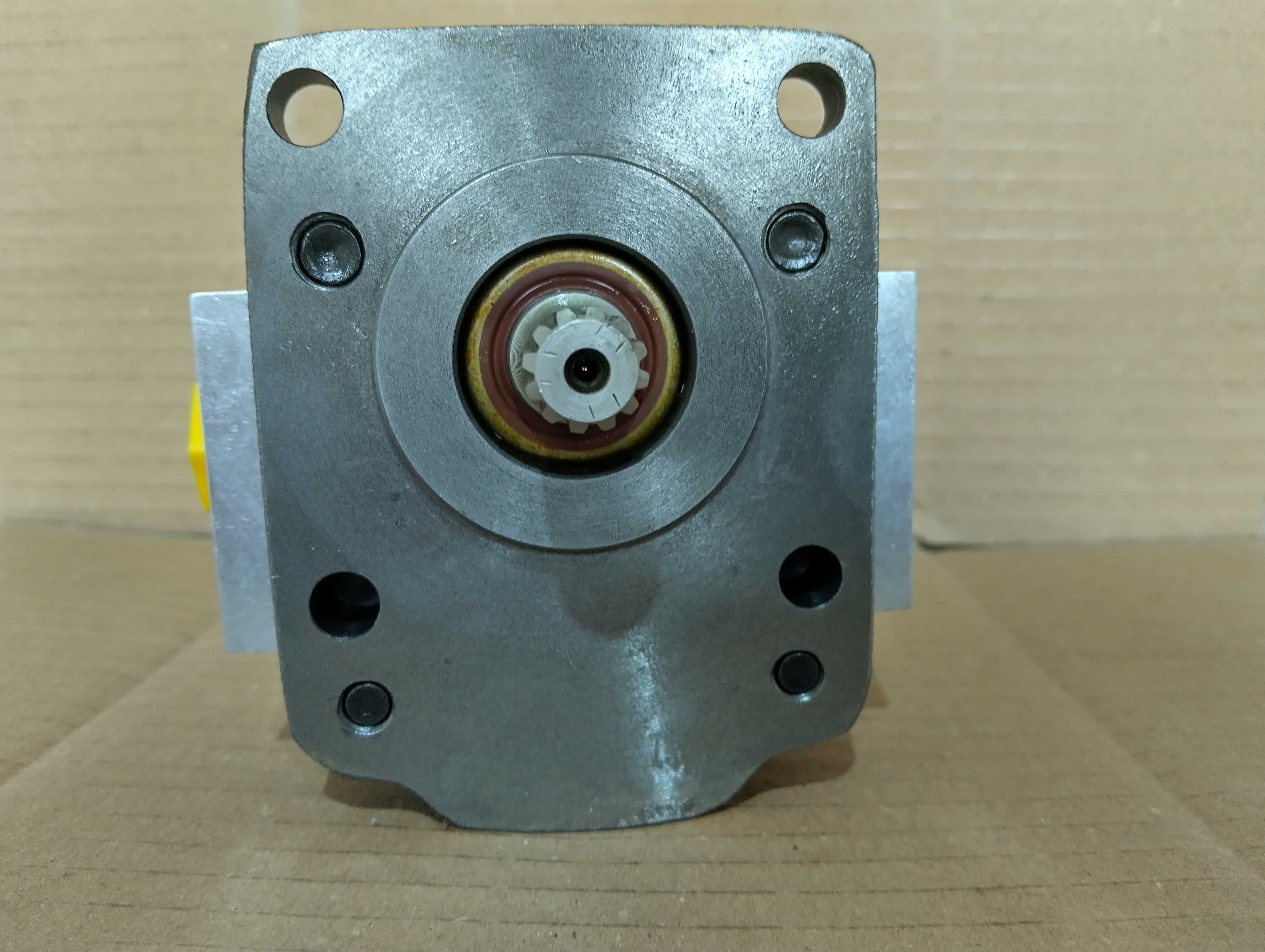Pompa hydrauliczna Kioti CK20, CK22