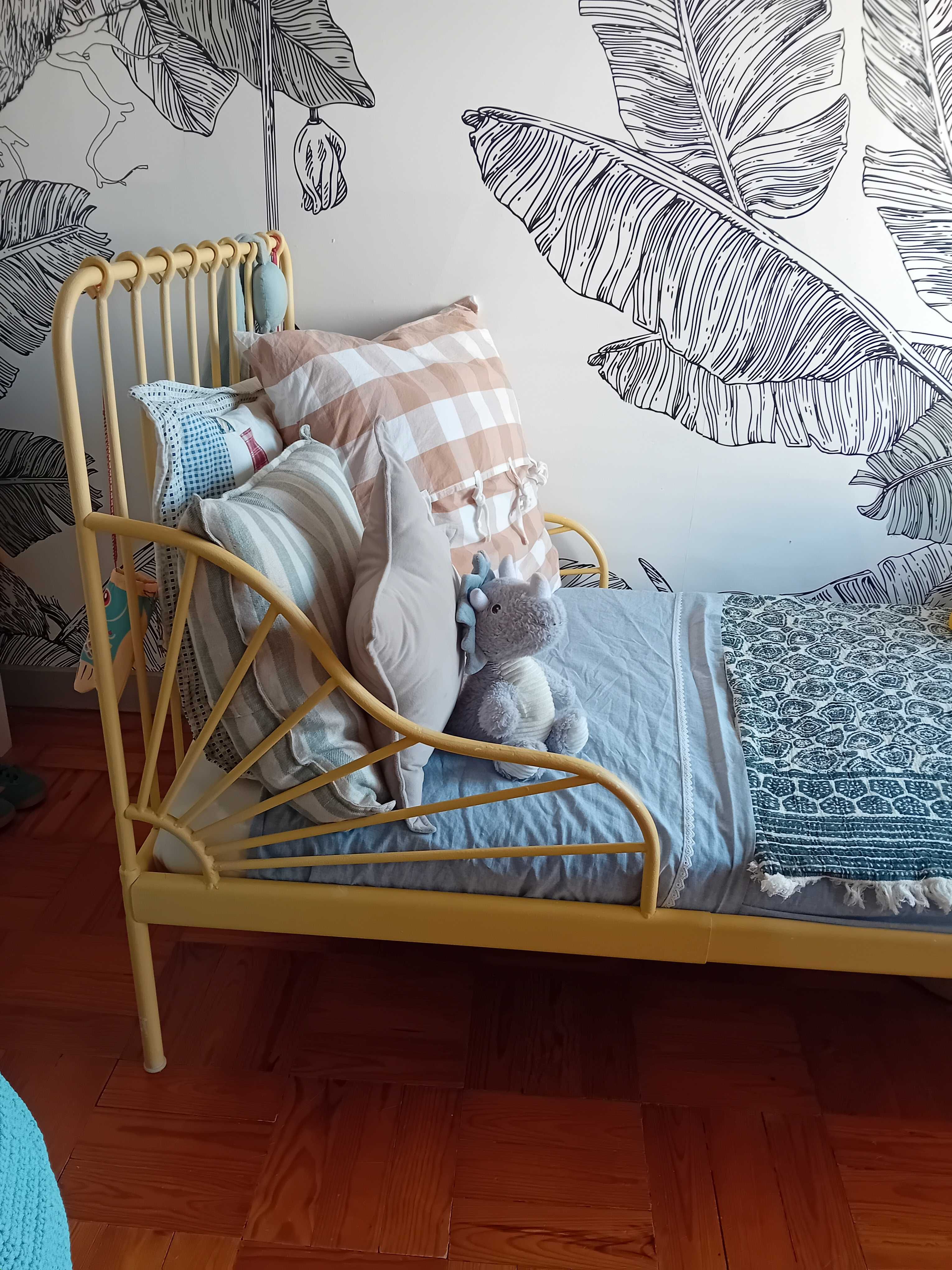 Cama criança. Cama Ikea MINNEM extensível 80X200.