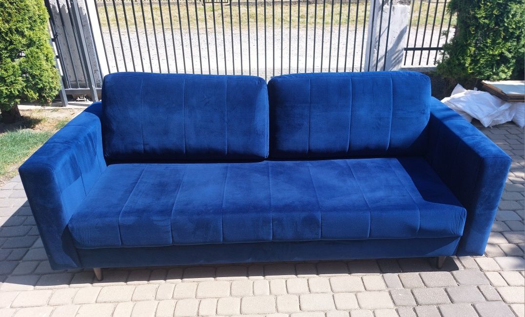 Trzyosobowa welurowa SOFA z funkcją spania