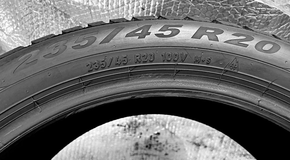 Шини Б/в 235.45.20 пара Pirelli
