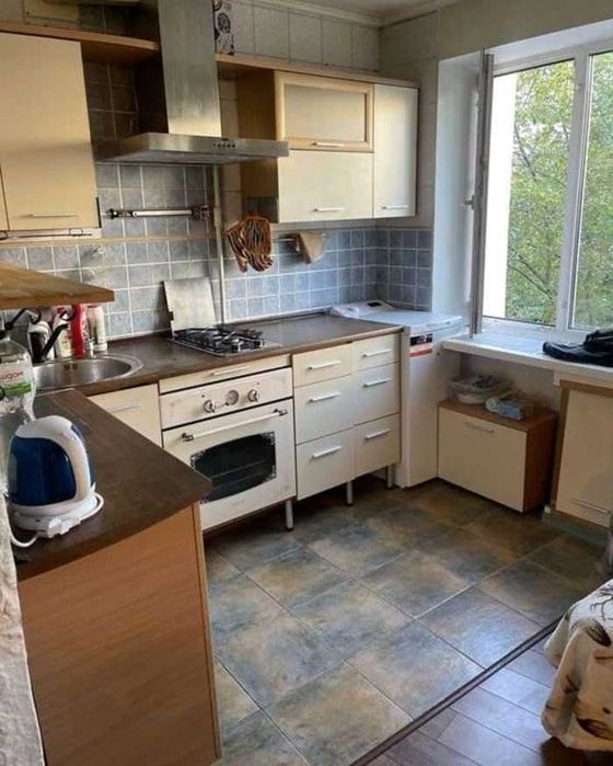 Здам 2к квартиру на вул. Макарова 1а