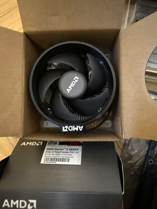 Ryzen 5600X Box + Cooler + TUF B550 + 16GB DDR4 Viper Steel 3200 MHz